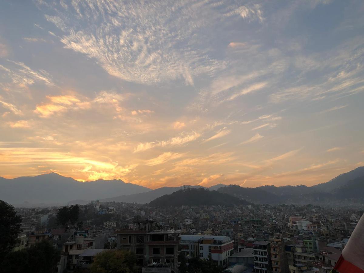 Kathmandu View Hotel Экстерьер фото